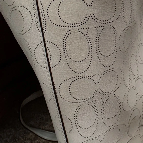 Coach Ivory Signature C Gallery Tote - Picture 13 of 14